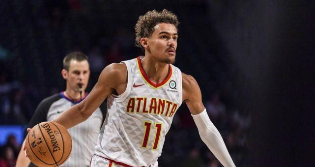 形成鲜明对 形成鲜明对